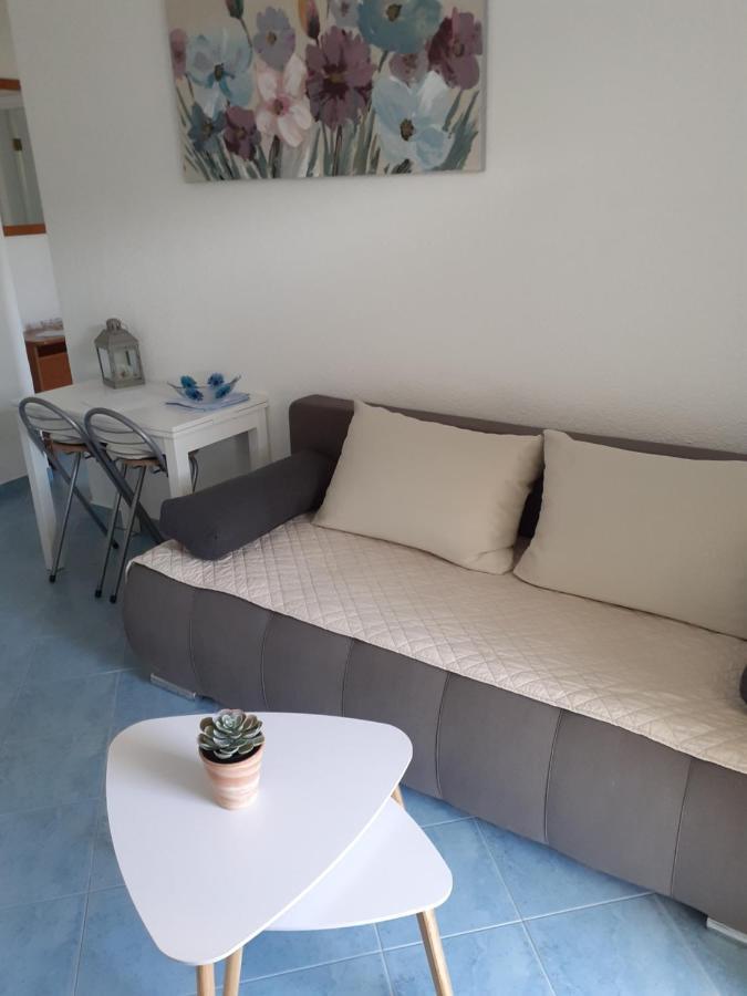 Apartments Lozina Drvenik  Eksteriør billede