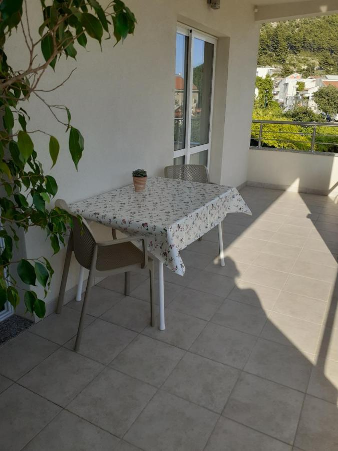Apartments Lozina Drvenik  Eksteriør billede